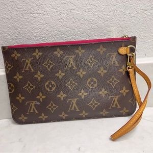 Auth Louis Vuitton Neverfull Pink Wristlet